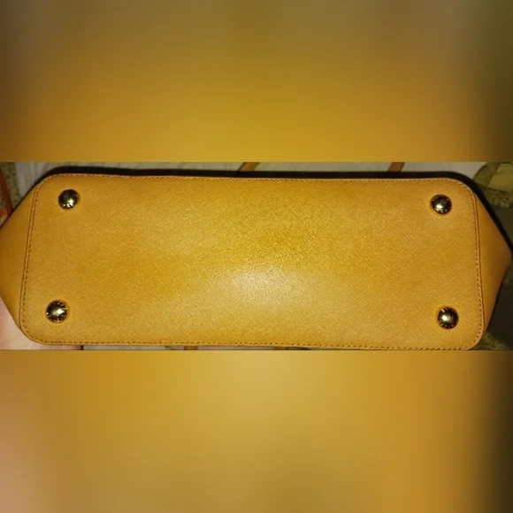 Michael Kors Tan Tote Bag - Picture 2 of 3